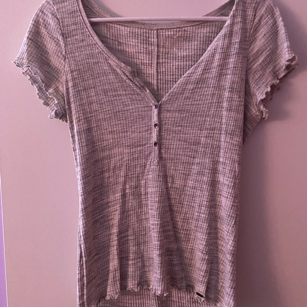 Hollister gray short sleeve shirt